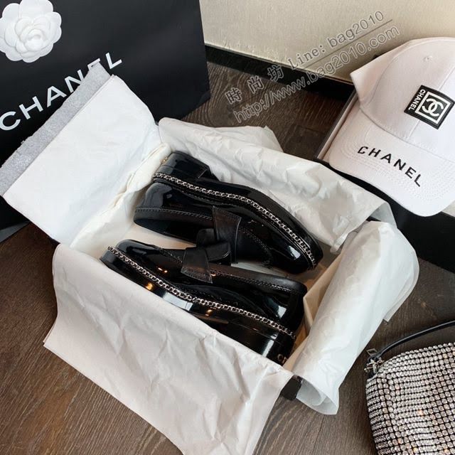 Chanel女鞋 香奈兒英倫學院風牛津鞋 鞋後跟的logo和皮穿鏈  naq1229